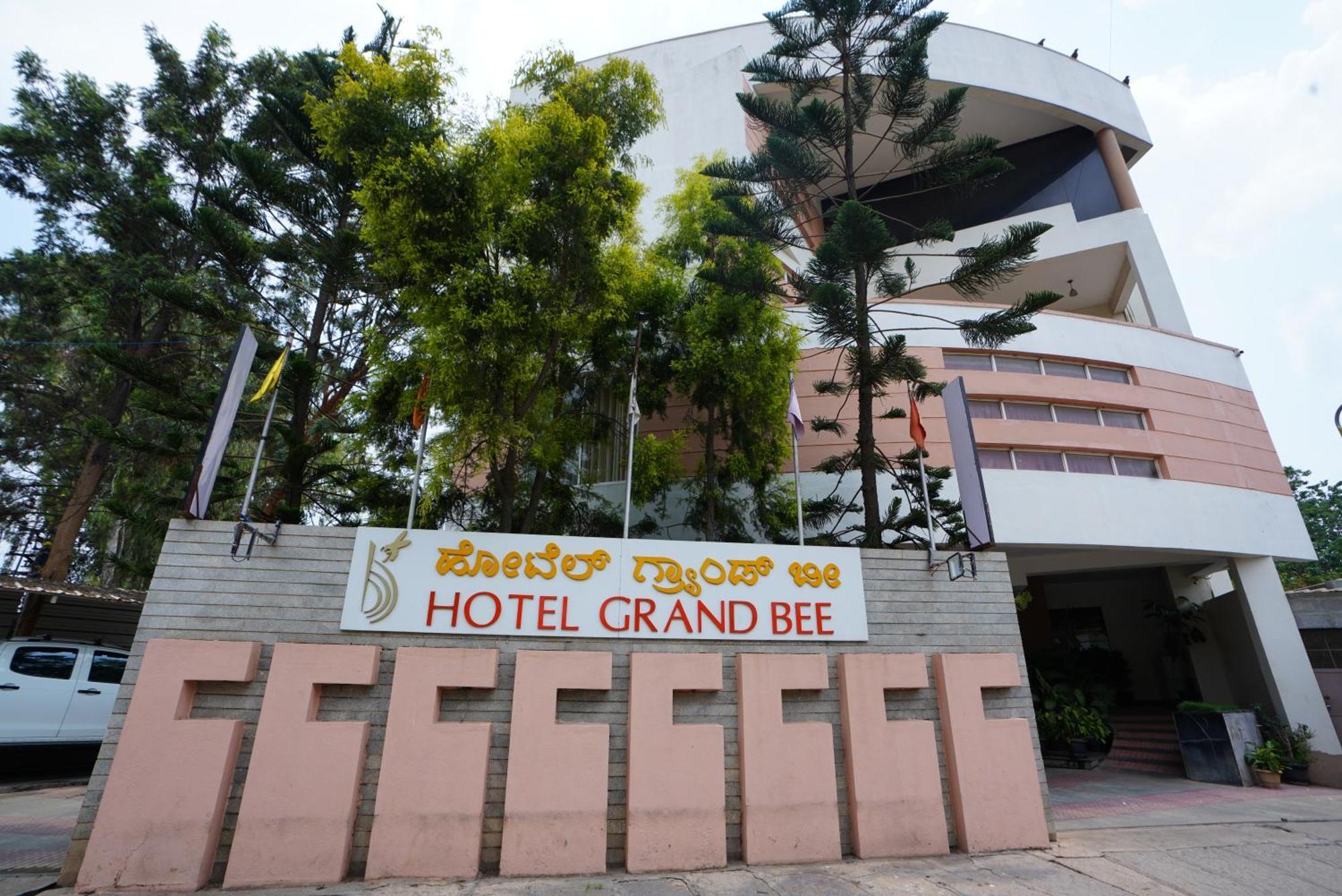 Grand Bee Hotel