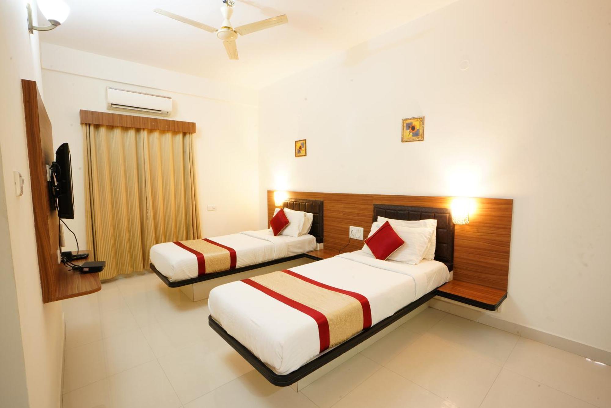 Grand Bee Hotel 3*