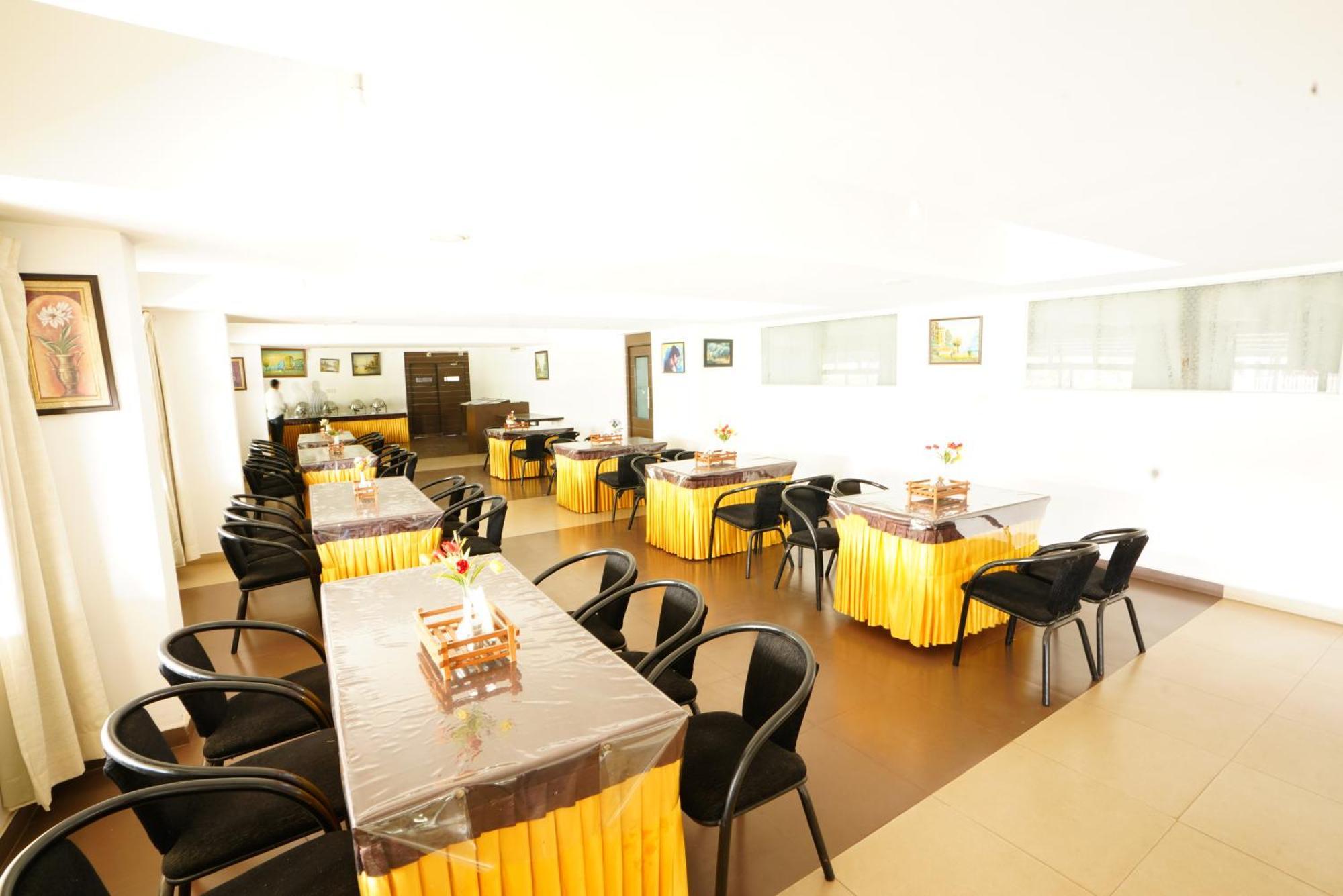 Hotel Grand Bee